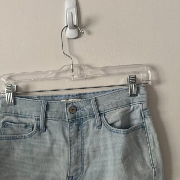 ☀️ ABERCROMBIE & FITCH High Rise Light Wash Denim Jean Shorts Distressed Hem - Picture 3 of 5